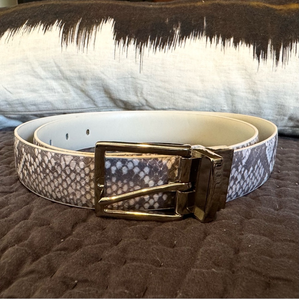 Calvin Klein Women’s Reversible Snakeskin Print Leather Belt NWOT L - Picture 3 of 16